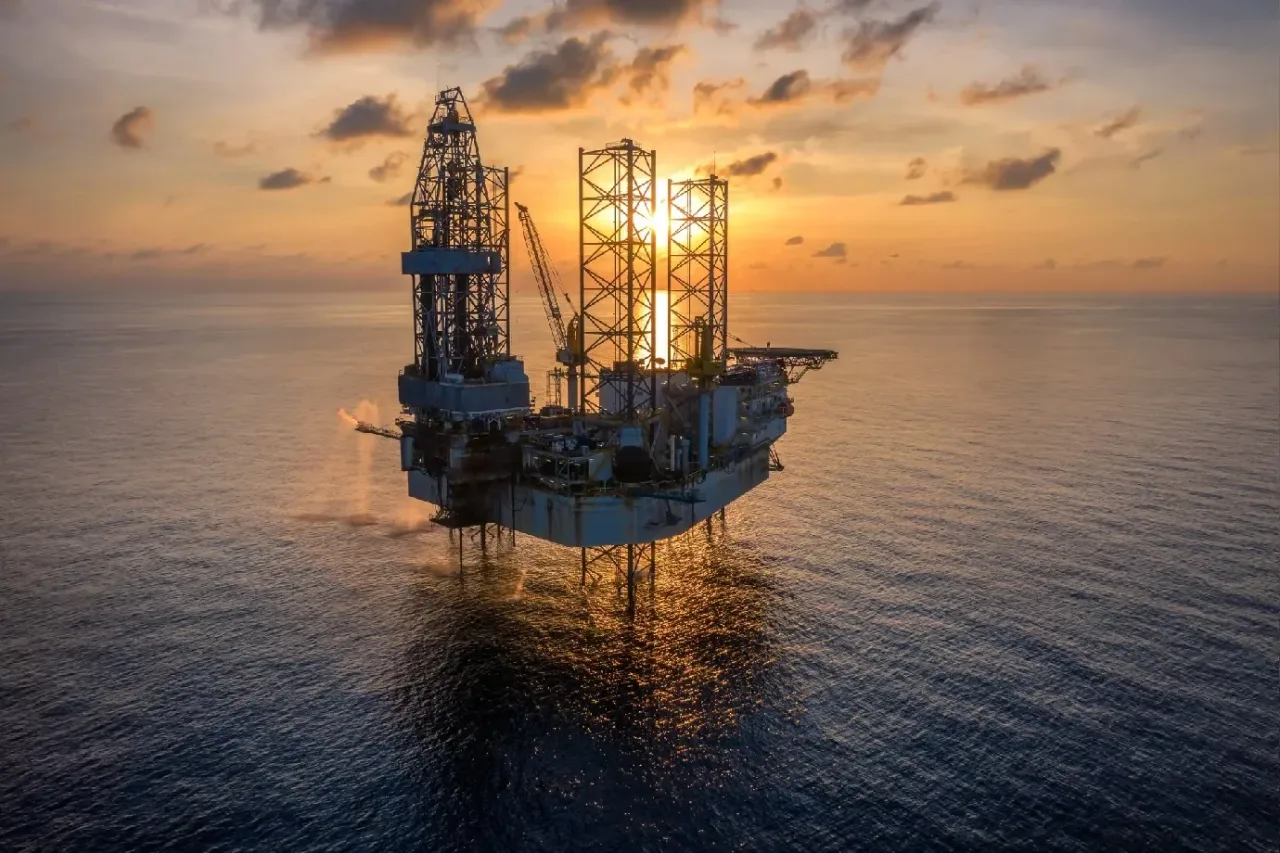 Agência Internacional de Energia descarta normalização do mercado de petróleo em 2027