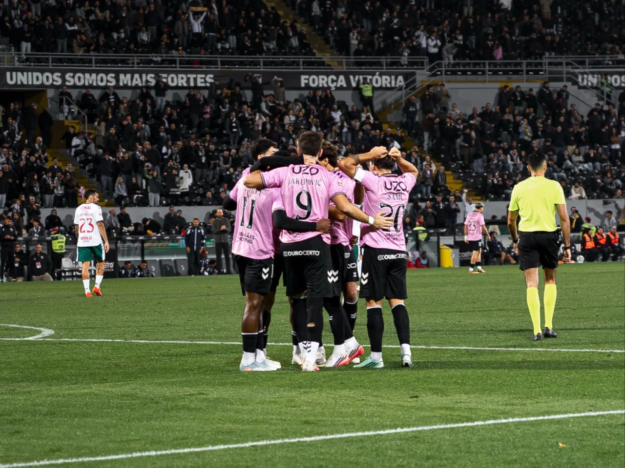 Vitória de Guimarães faz cinco e goleia o Marítimo pelo Campeonato Português