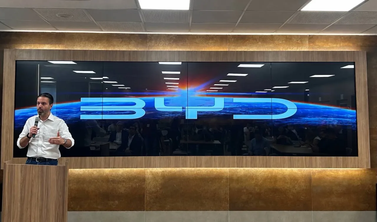 Fim da escala 6 X 1 não compromete a produção, diz BYD
