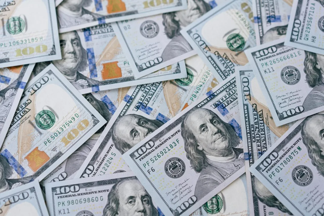 Dólar abre a R$ 5,05 no último dia útil antes do 2º turno