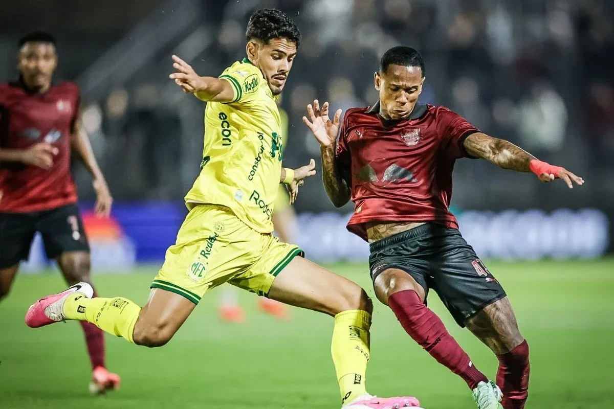 Brasileirão: com um a menos, Mirassol arranca empate contra o Bragantino