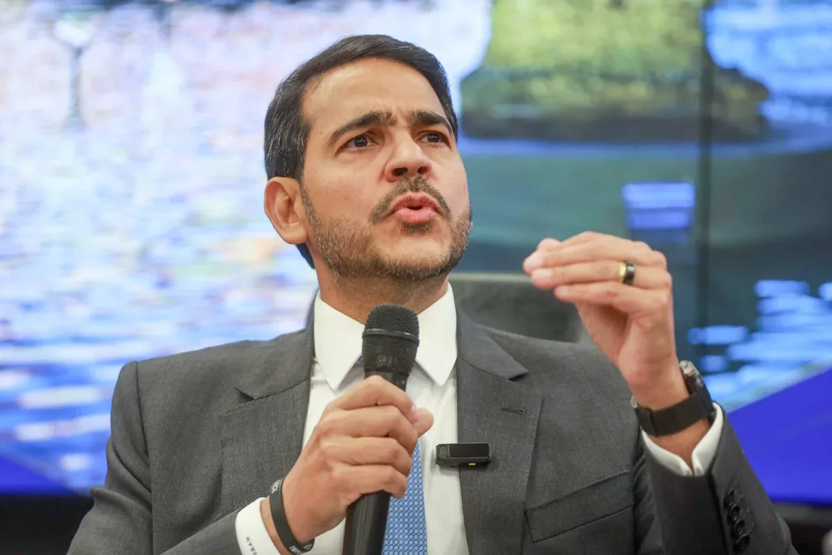 Jorge Messias pede "investigação rigorosa" sobre incêndio em prédio da UFPE