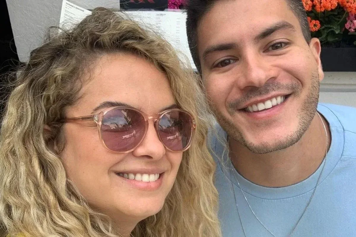 Arthur Aguiar descobriu morte da ex-namorada Lua Blanco enquanto fazia live