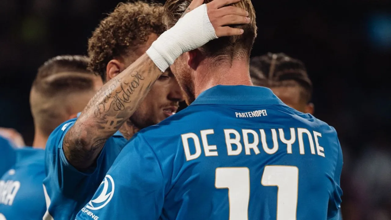 De Bruyne marca dois, e Napoli vence Frosinone por 3 a 0