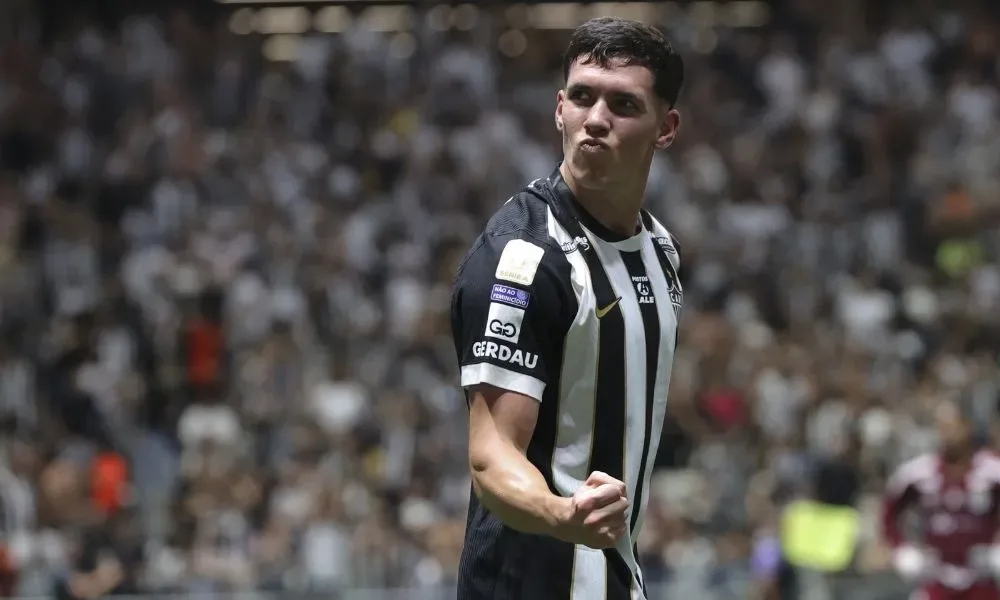 Santos leva virada do Altético-MG com gol de bicicleta aos 51