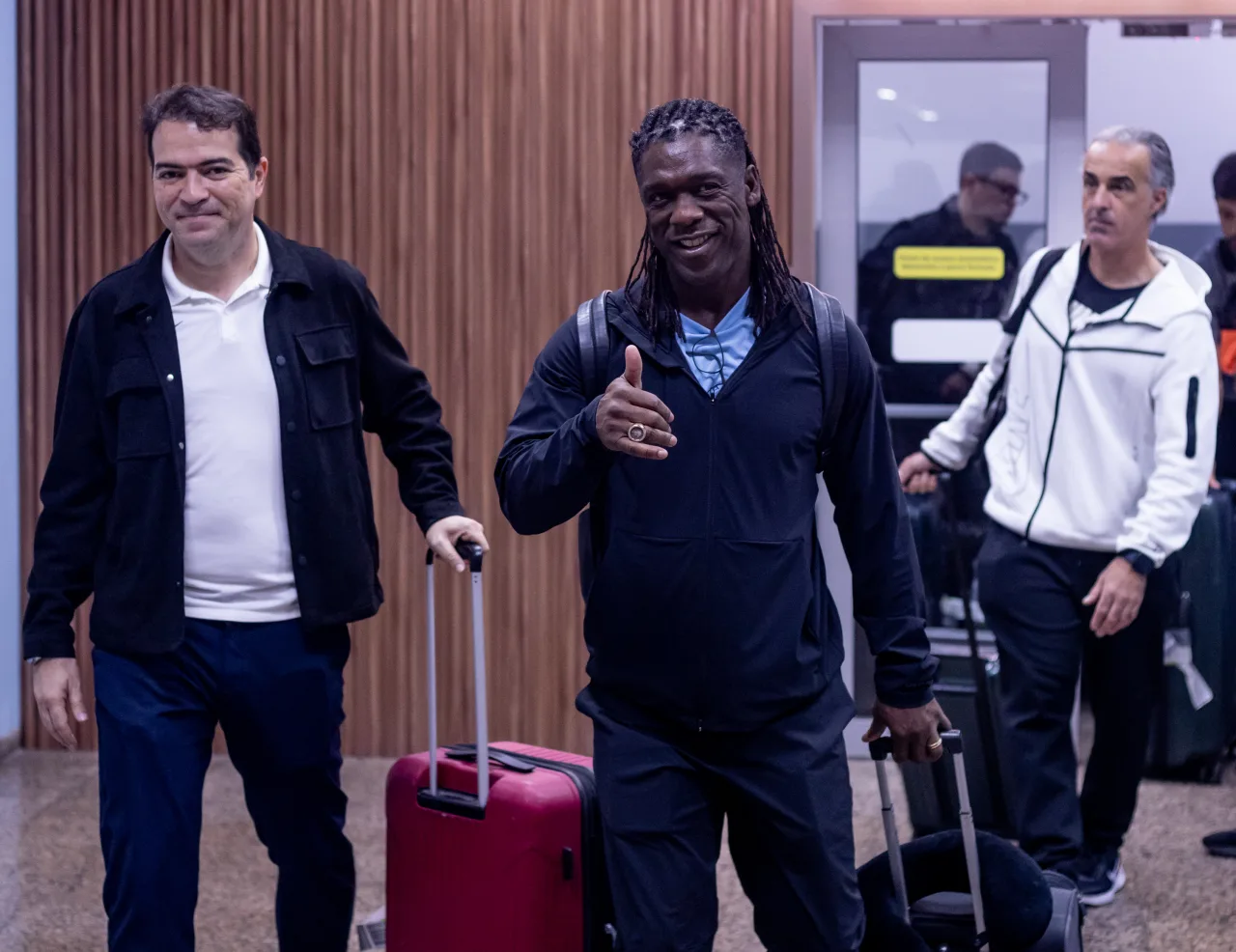Corinthians mostra bastidores do 1º treino de Seedorf