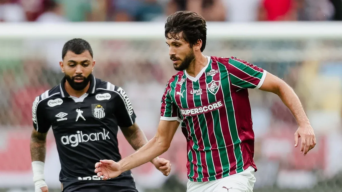 Igor Rabello, zagueiro do Fluminense, aplica caneta em Neymar; veja