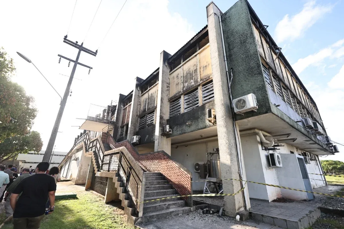 Incêndio na UFPE prejudicou cerca de 200 pesquisas; MEC estenderá bolsas