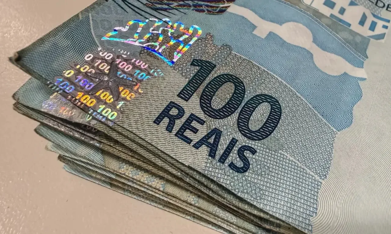 Jornada menor e reforma tributária pressionarão empresas, diz estudo