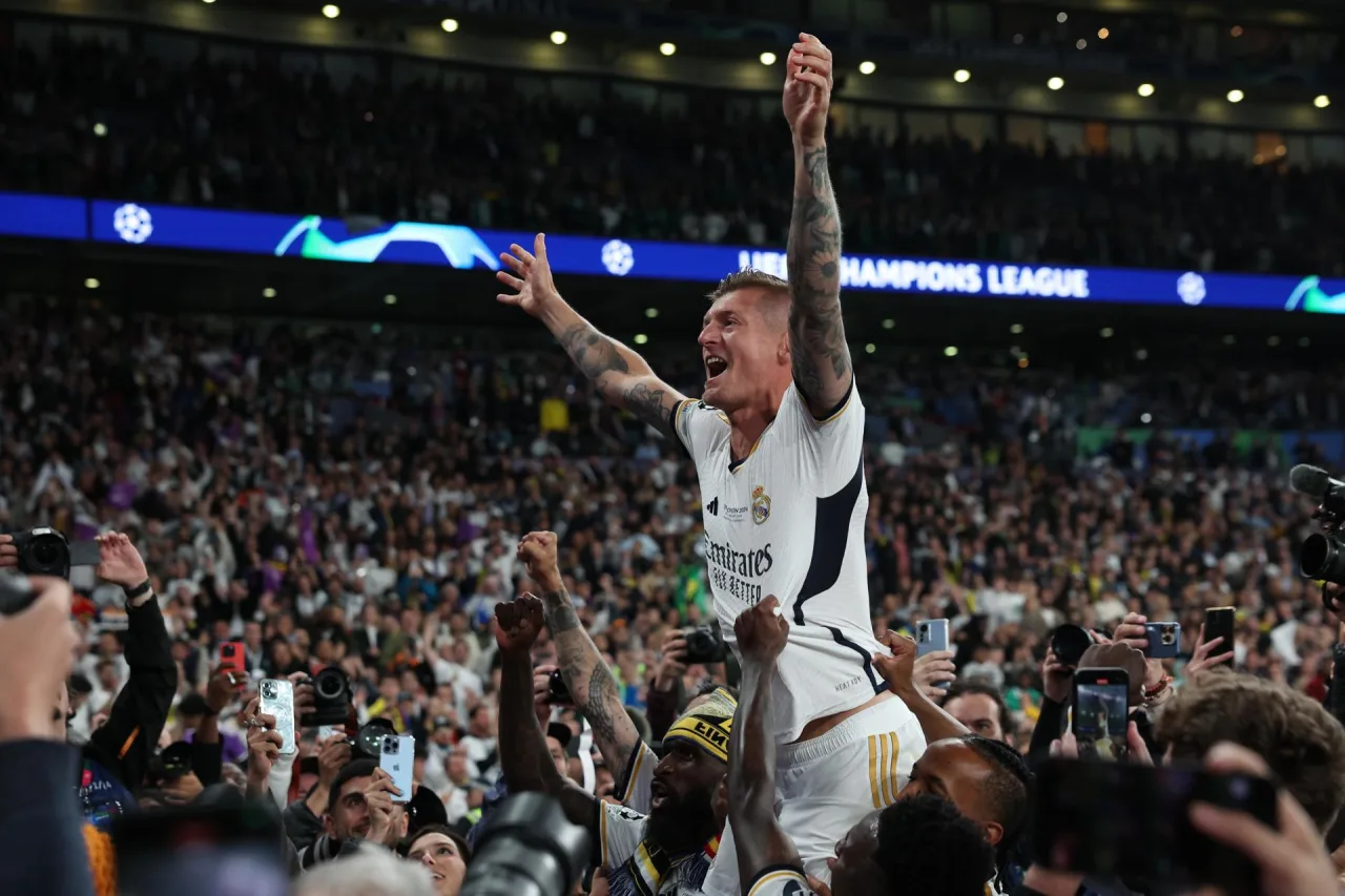Toni Kroos elege os cinco melhores meio-campistas da história