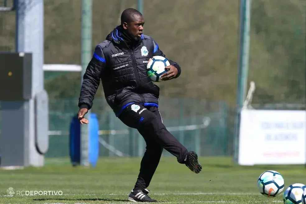 Há 7 anos desempregado: o currículo de Seedorf, novo técnico do Corinthians