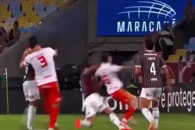 Alan Patrick detona arbitragem em derrota do Internacional: “Faltou c…”