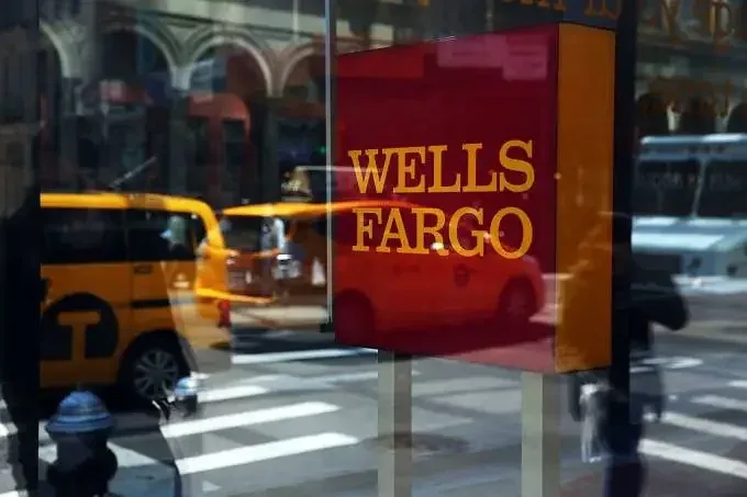 Funcionários do Wells Fargo que usam IA vendem 31% mais produtos financeiros, diz banco