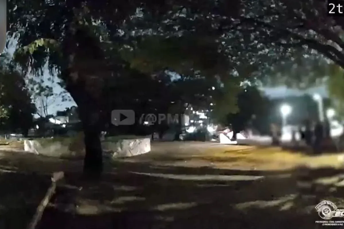 Homem é preso após adolescente fazer sinal universal de socorro para PMs