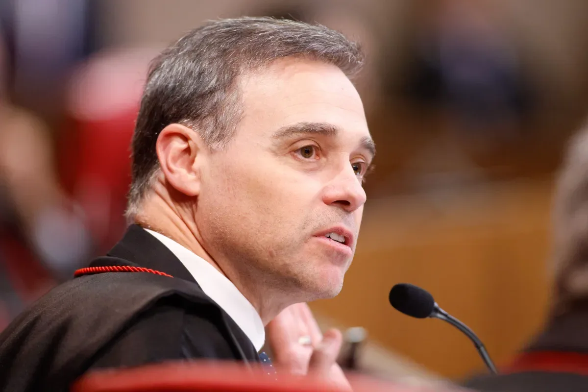 Mendonça nega excluir publicação que chama Flávio de “mentiroso master”