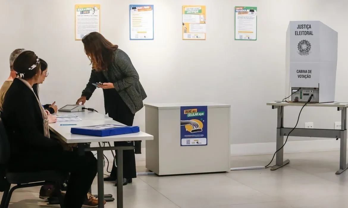 Abstenção no primeiro turno atinge 21%, maior percentual desde 1998