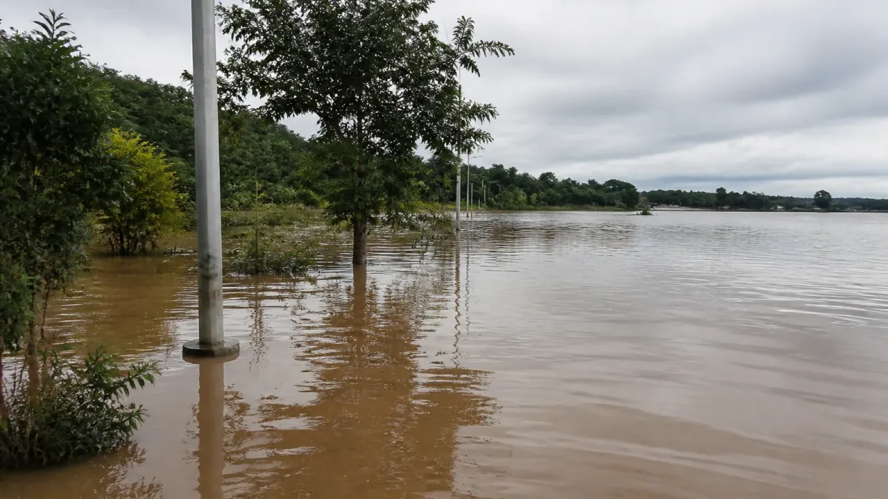 Rio Uruguai sobe e atinge cota de alerta em Uruguaiana