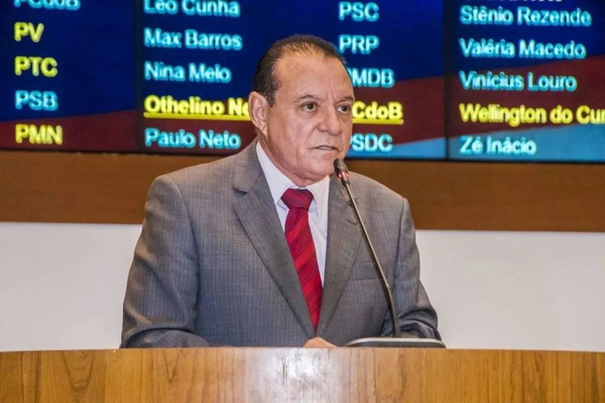 Em domiciliar, ex-secretário do MA é internado após paralisia facial