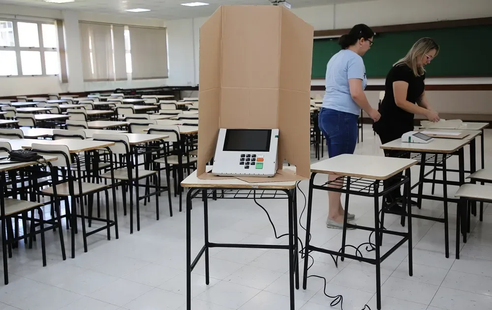 TRE-SP inicia testes de integridade das urnas eletrônicas durante o segundo turno