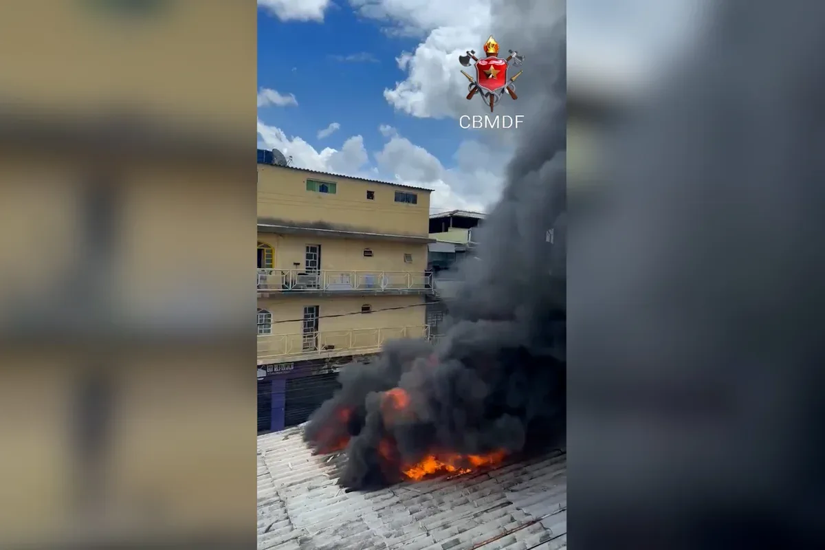 Mãe e filho escapam ilesos de incêndio que destruiu casa da família no DF