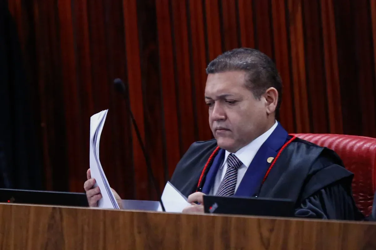 TSE: Kassio se reúne com equipes de Flávio e Lula após batalha de decisões