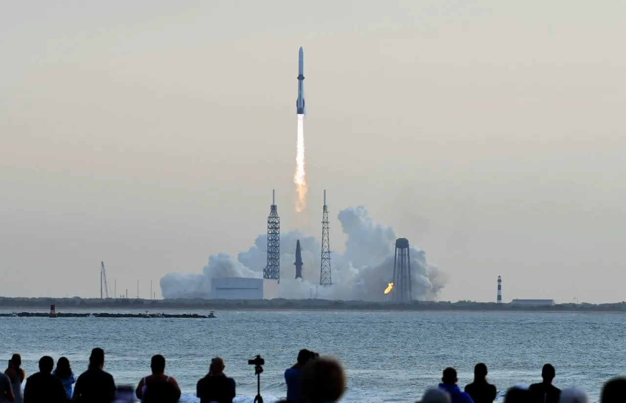 Nasa planeja compra de foguetes para construir base de US$ 30 bilhões na Lua