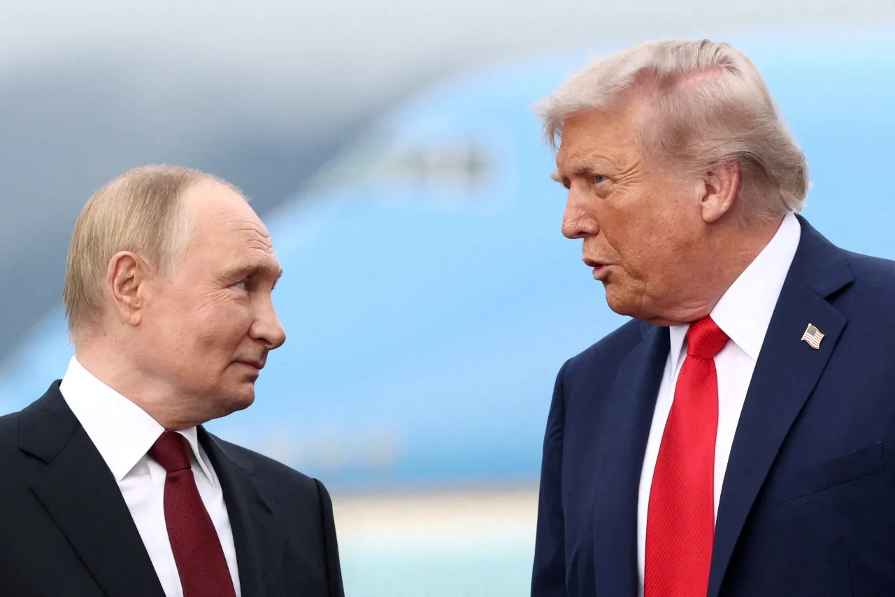Trump suspende tarifas contra a Rússia e grandes compradores de petróleo e gás russos