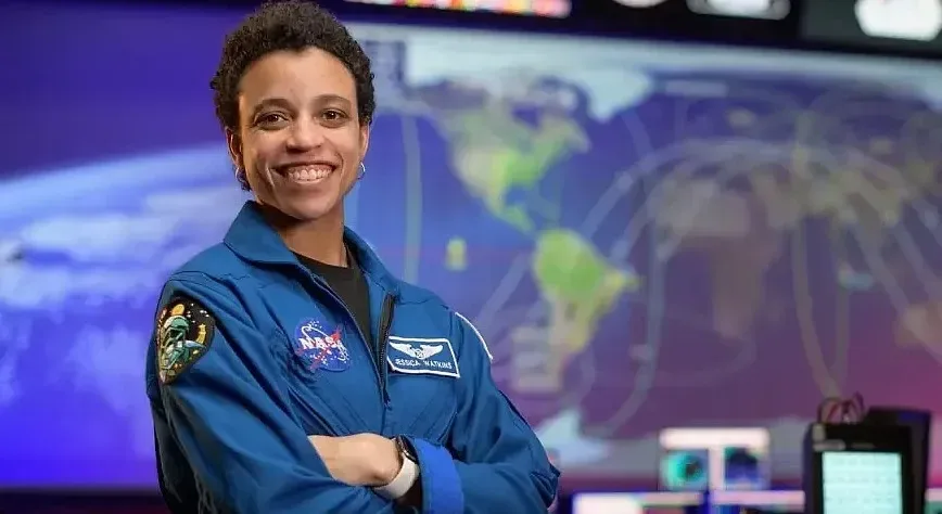 Voo da SpaceX com primeira comandante negra bate recorde nos EUA