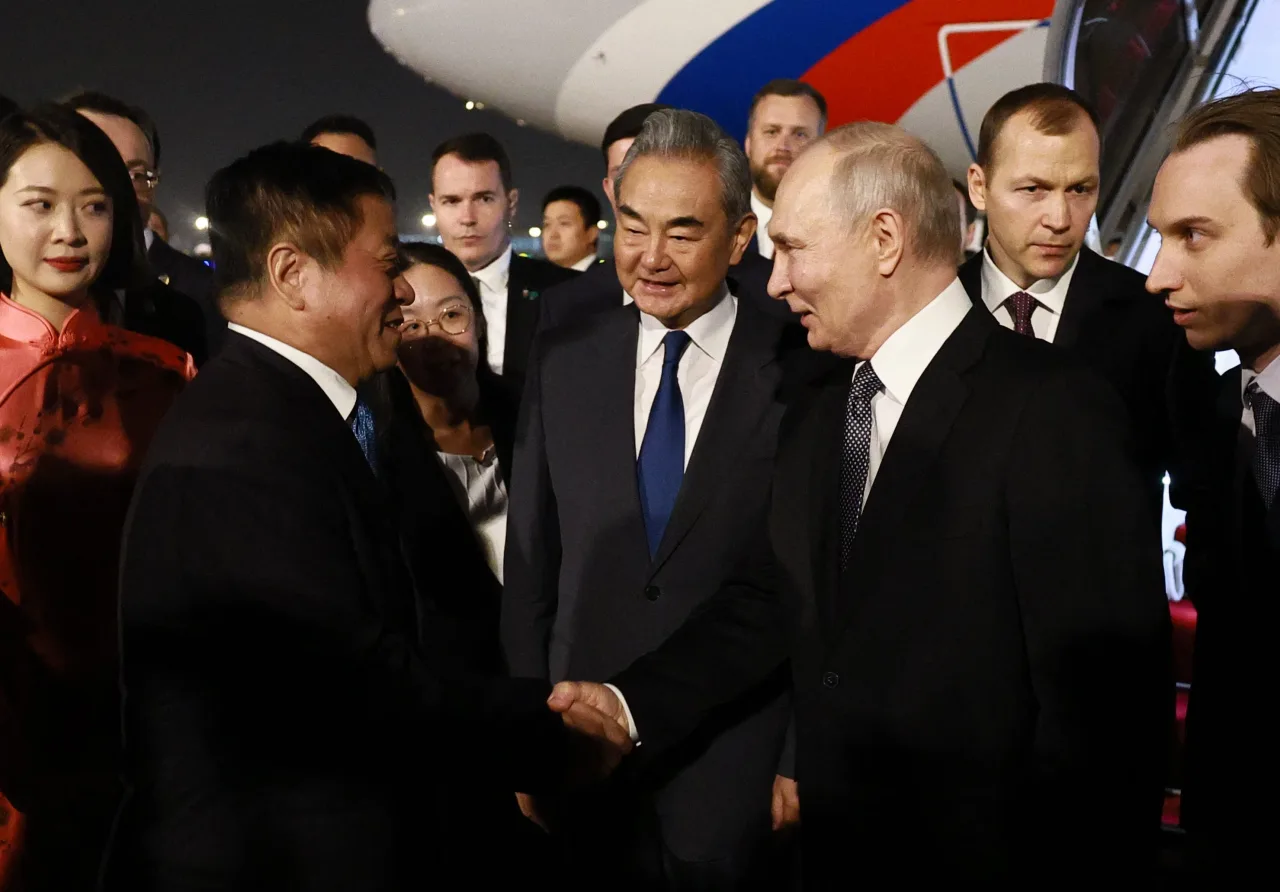 Como a Rússia dribla sanções do Ocidente com ajuda da China para manter sua guerra