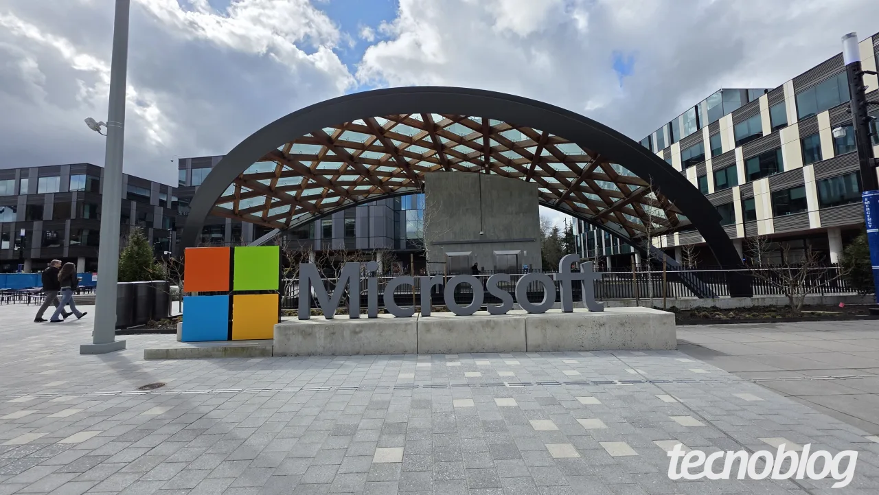Trump suspende Microsoft de programa que contrata estrangeiros nos EUA
