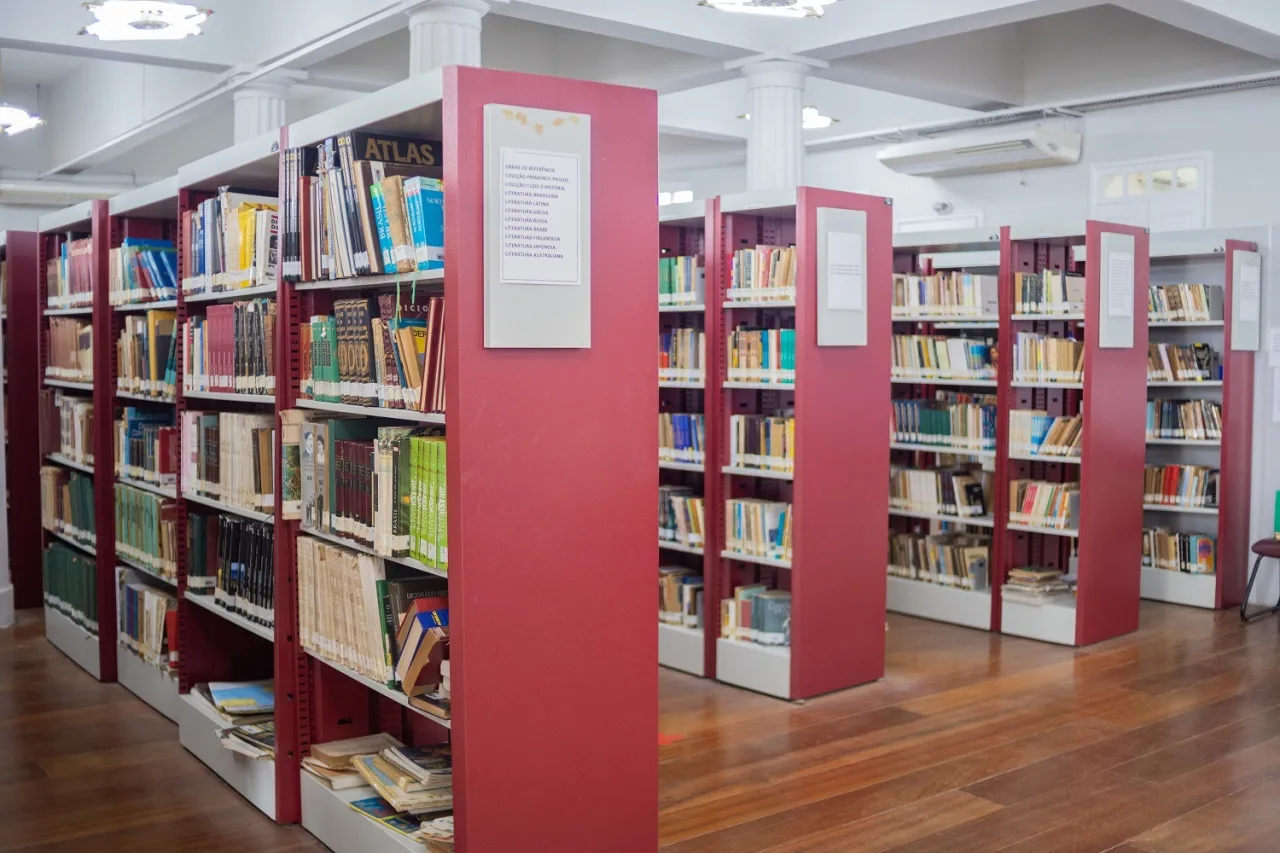 Biblioteca Pública Benedito Leite realiza Troca-Troca Literário no Dia Nacional do Livro