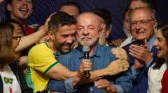 Como 'método Janones' está inspirando a esquerda fora do Brasil