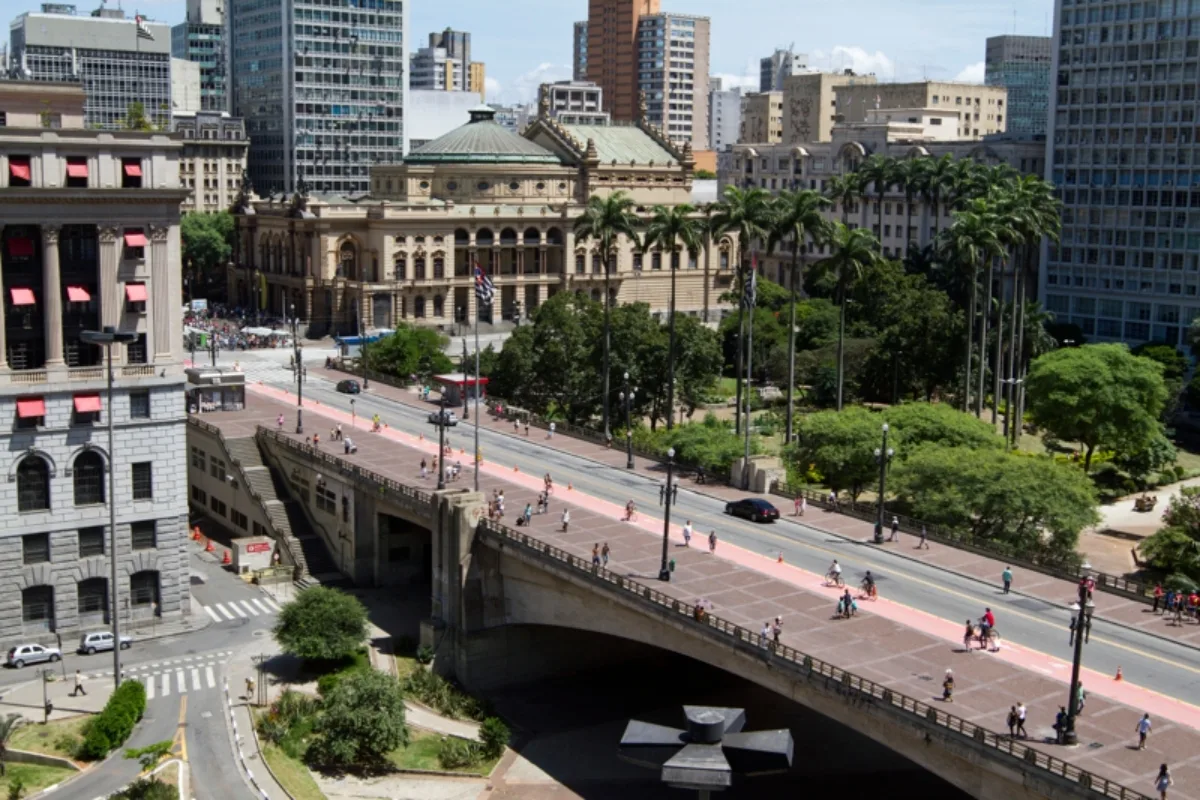 Segurança jurídica e conexões atraem investimentos para a capital paulista