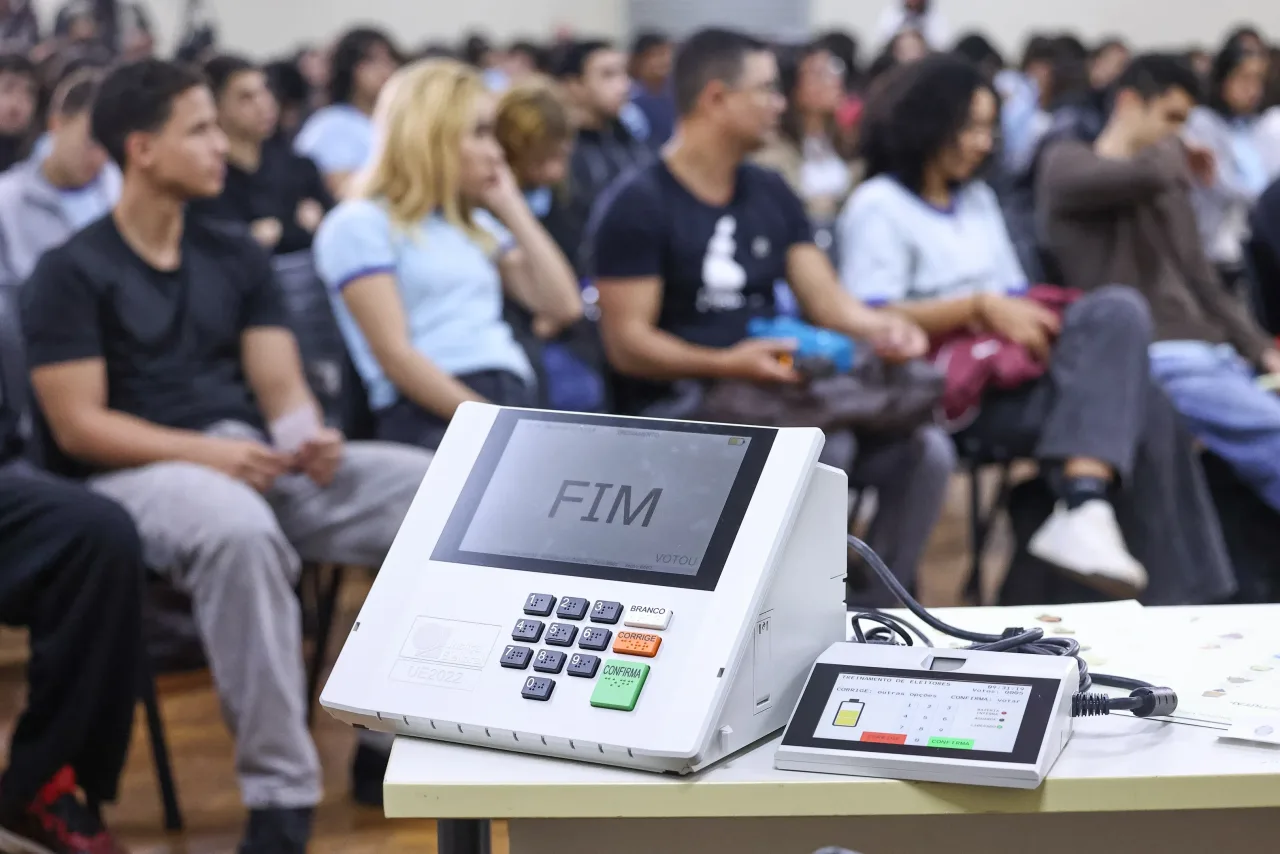 Pode votar de boné? Veja o que é permitido usar nas eleições de 2026