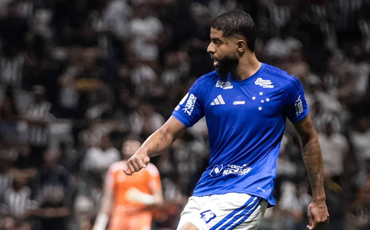 Titular do Cruzeiro sofre lesão e não atuará mais pelo clube em 2026; entenda