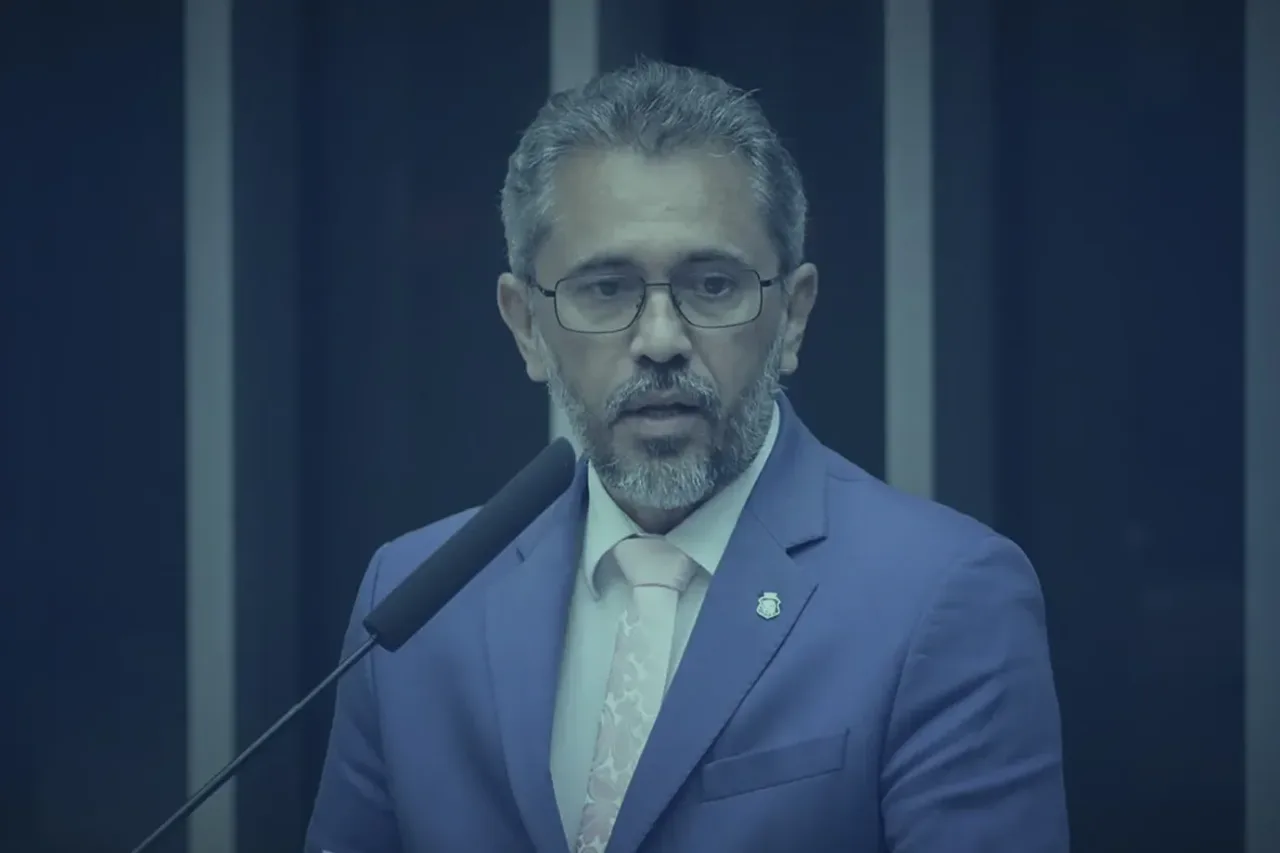 Elmano de Freitas (PT) é reeleito governador do Ceará no 1º turno das eleições 2026