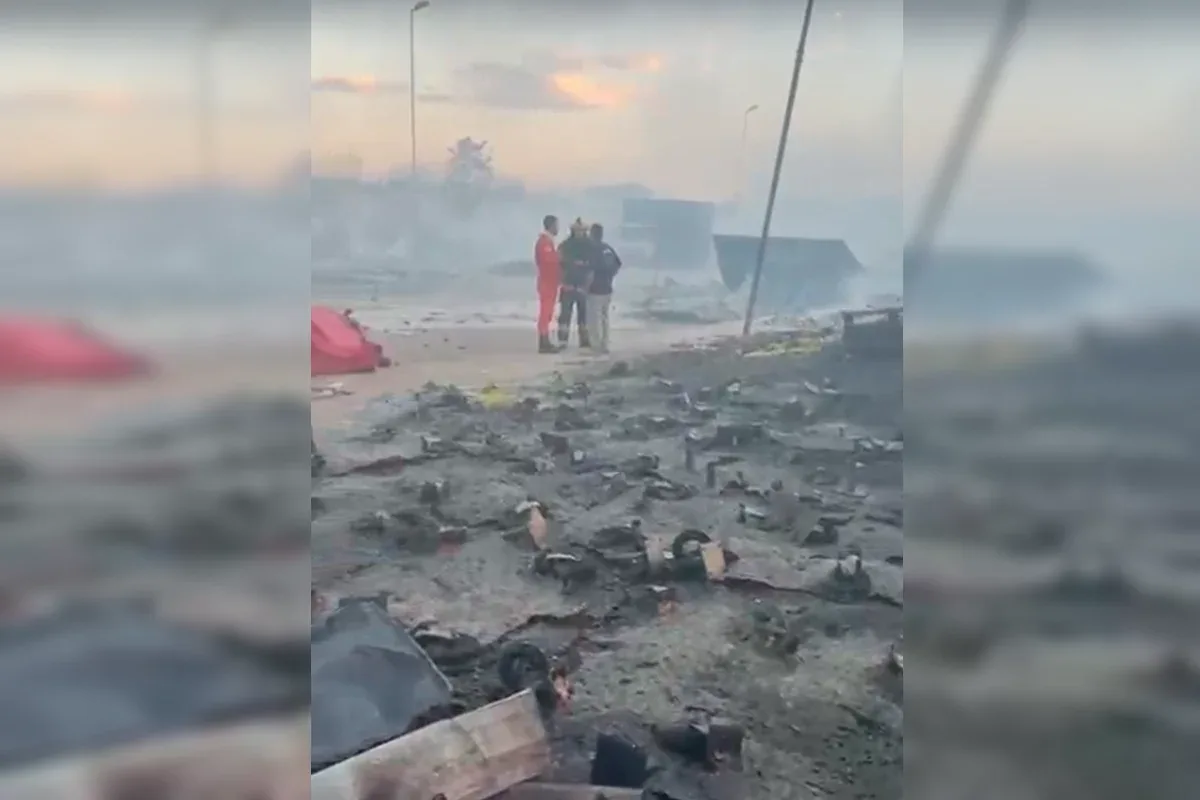 Imagens mostram destruição após incêndio em centro de recicláveis no DF