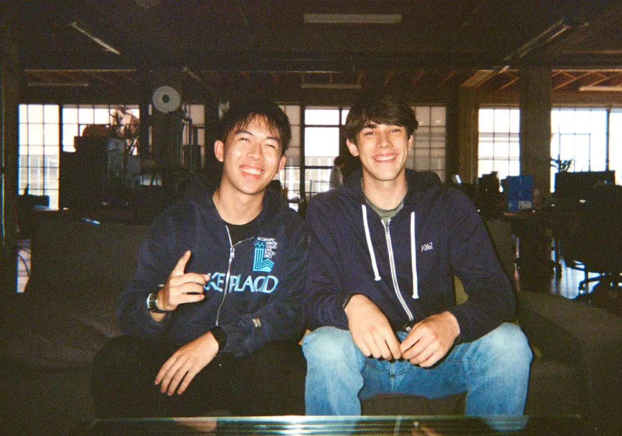 Aos 19 anos, fundador capta US$ 11 milhões para criar computador de IA