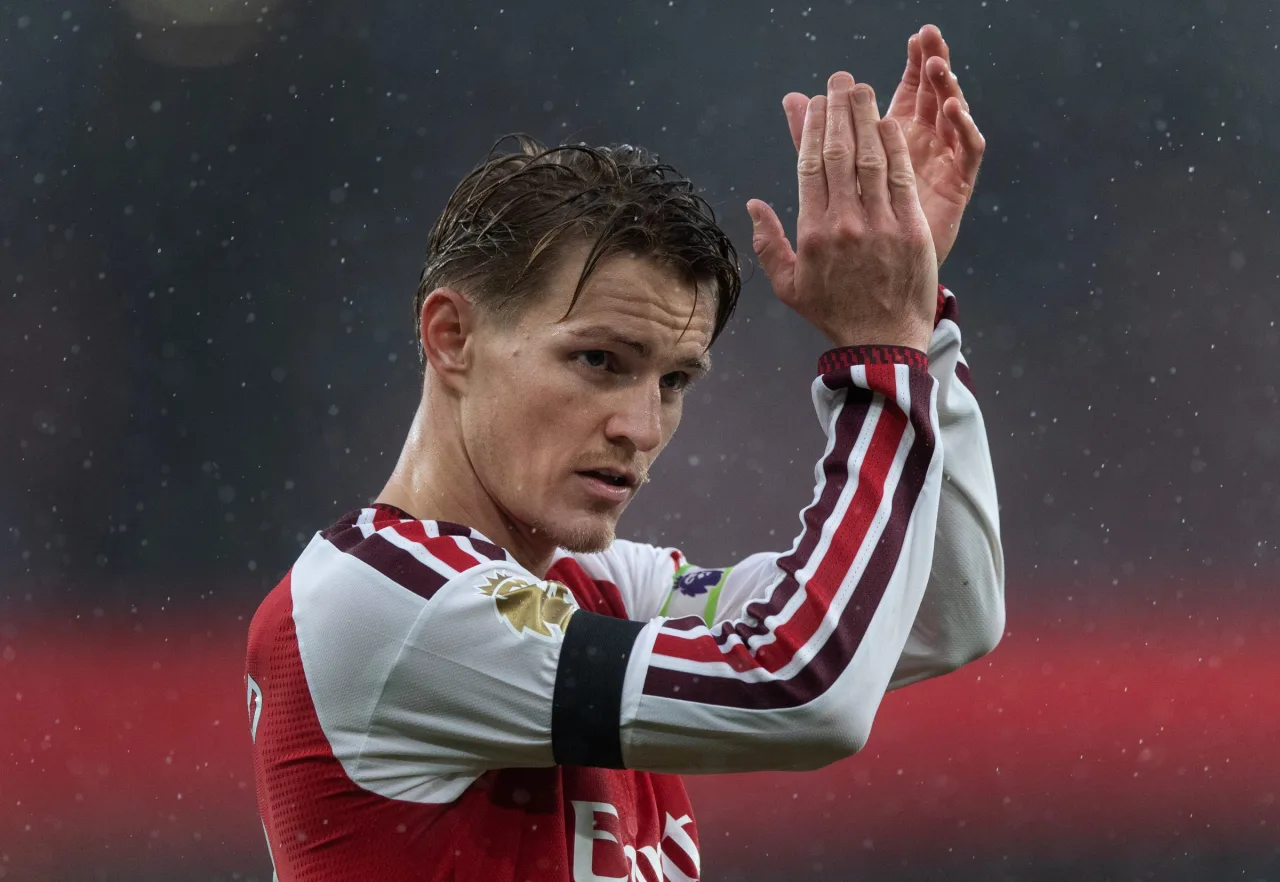 Odegaard, capitão do Arsenal, cogita transferência para o Bayern de Munique