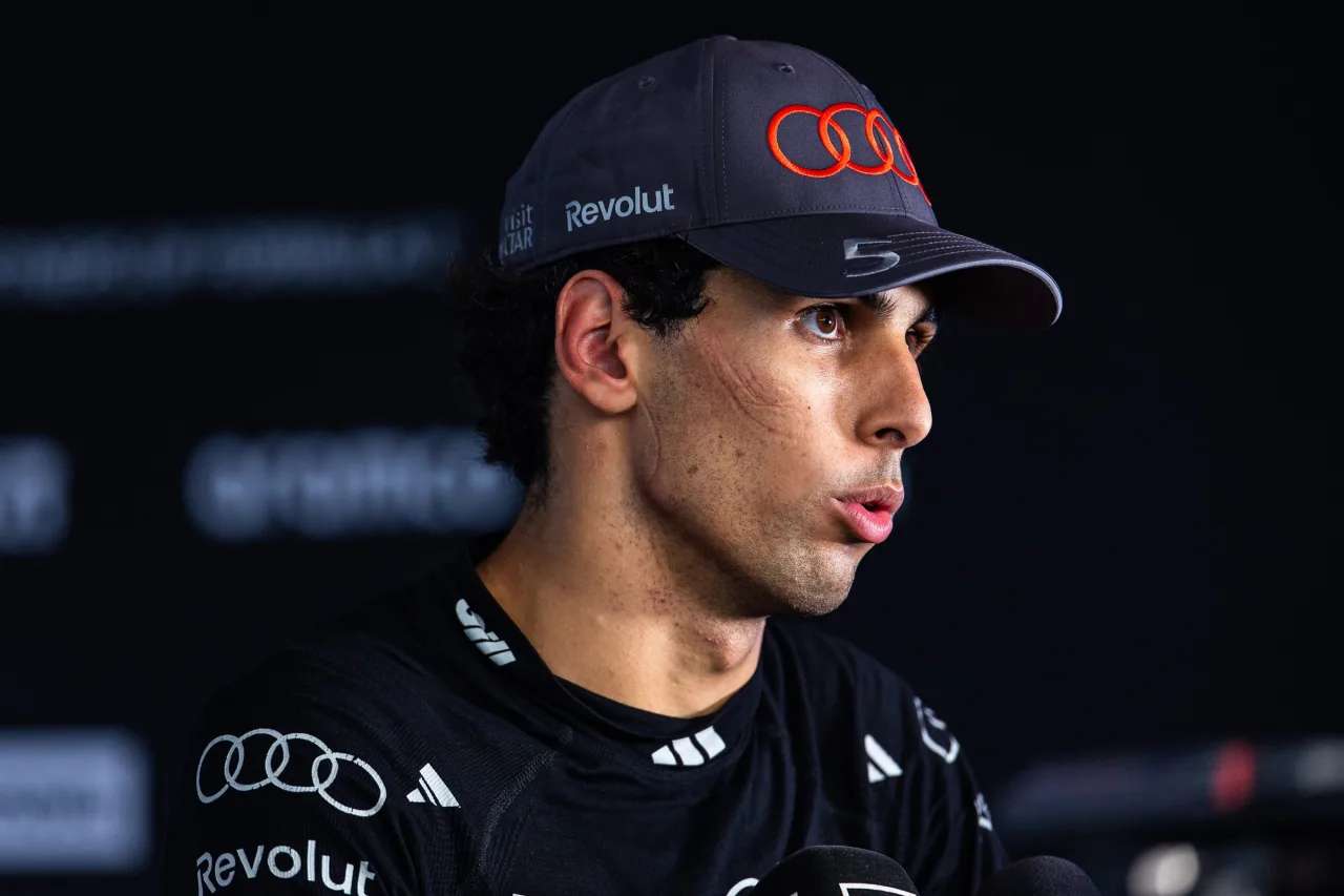 F1: Bortoleto é punido em 20 posições e larga no fim do grid em Austin