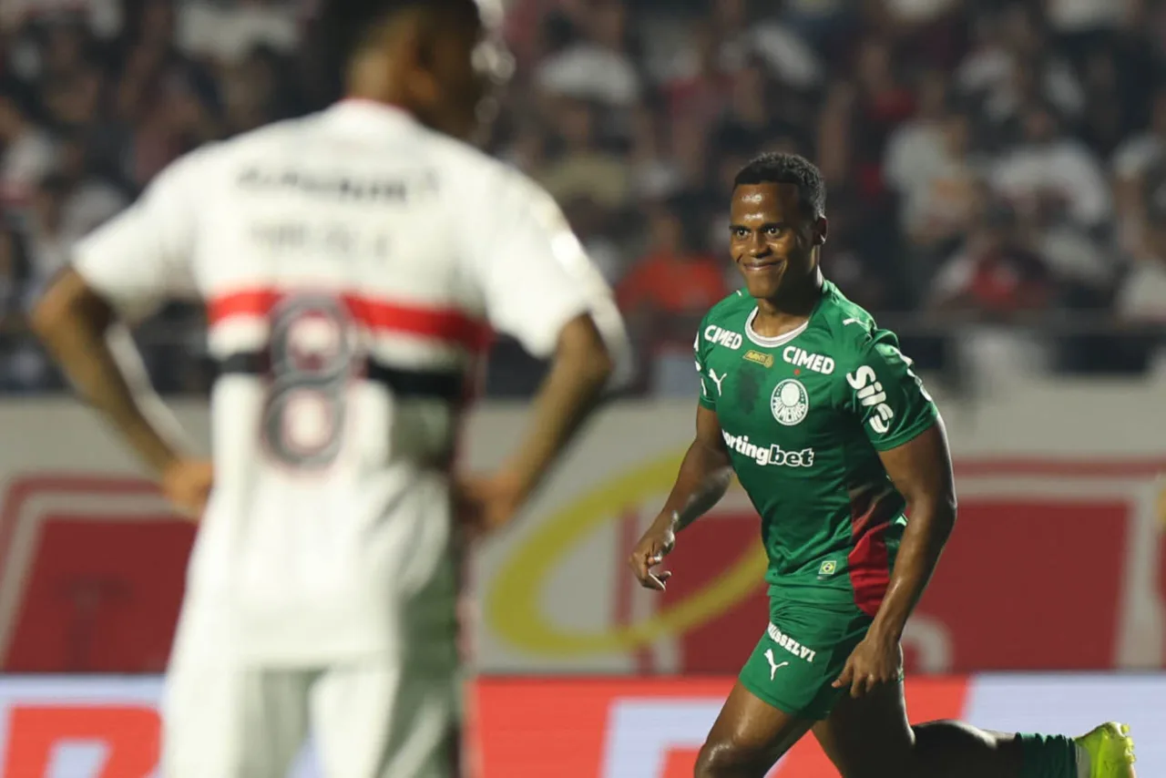 Vídeo: A pressão da torcida desestabiliza um jogador decisivo?