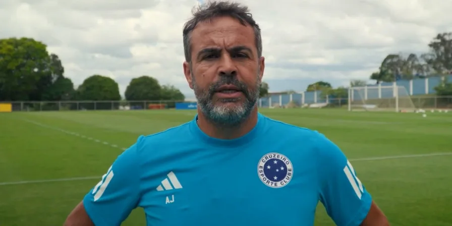 VÍDEO: Artur Jorge comenta preparação do Cruzeiro para próximo jogo no Brasileirão