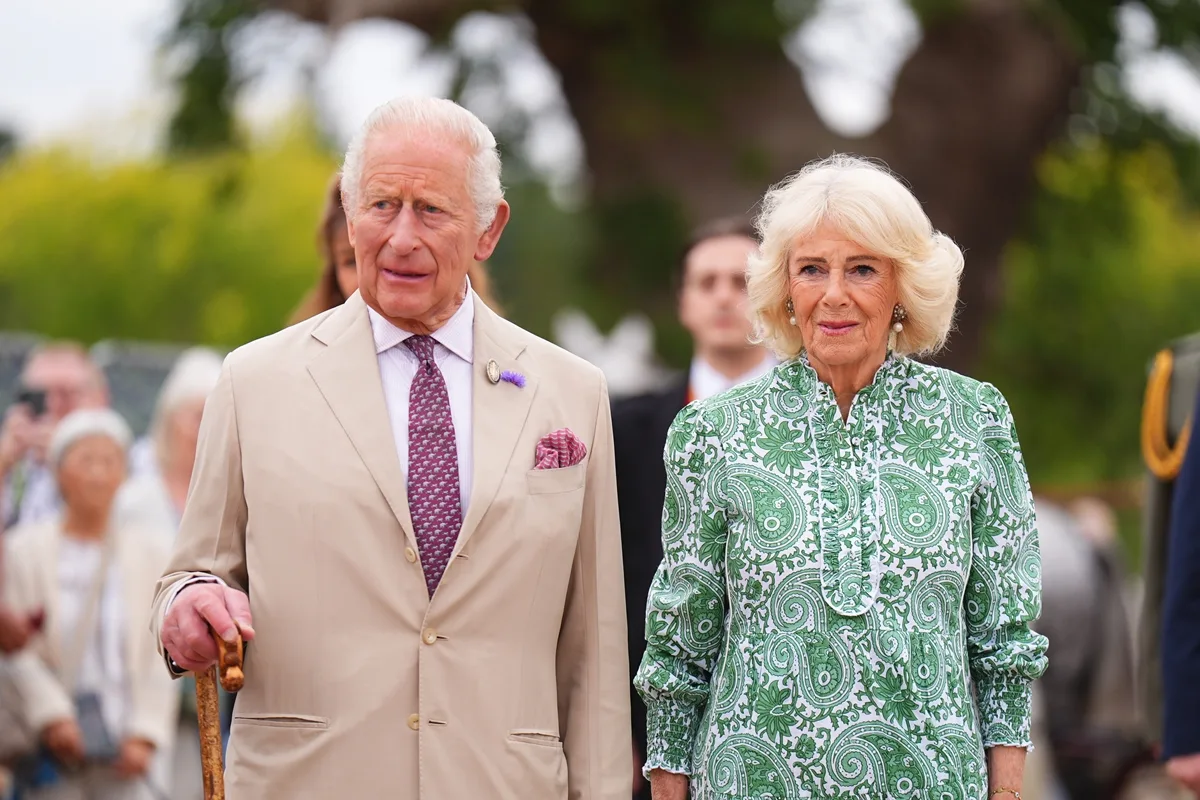 Descubra motivo da ausência da rainha Camilla em viagem do rei Charles