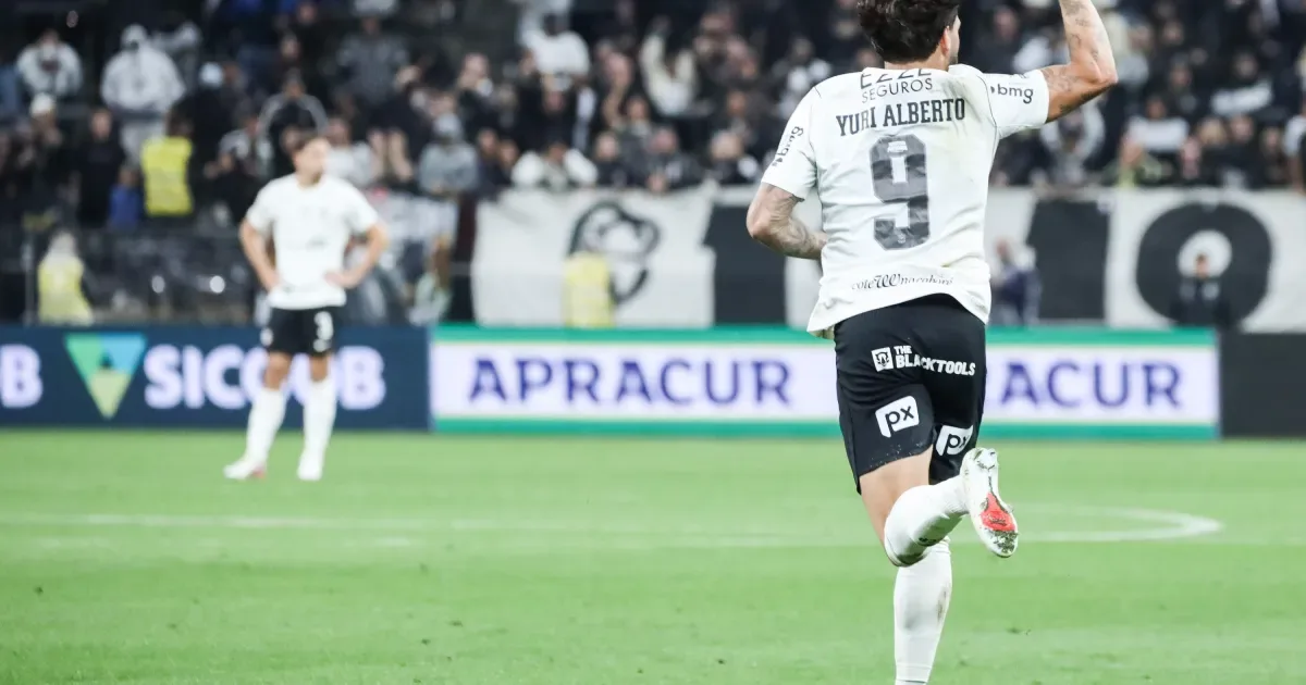 Corinthians sai atrás, mas empata com o Vitória pelo Brasileirão