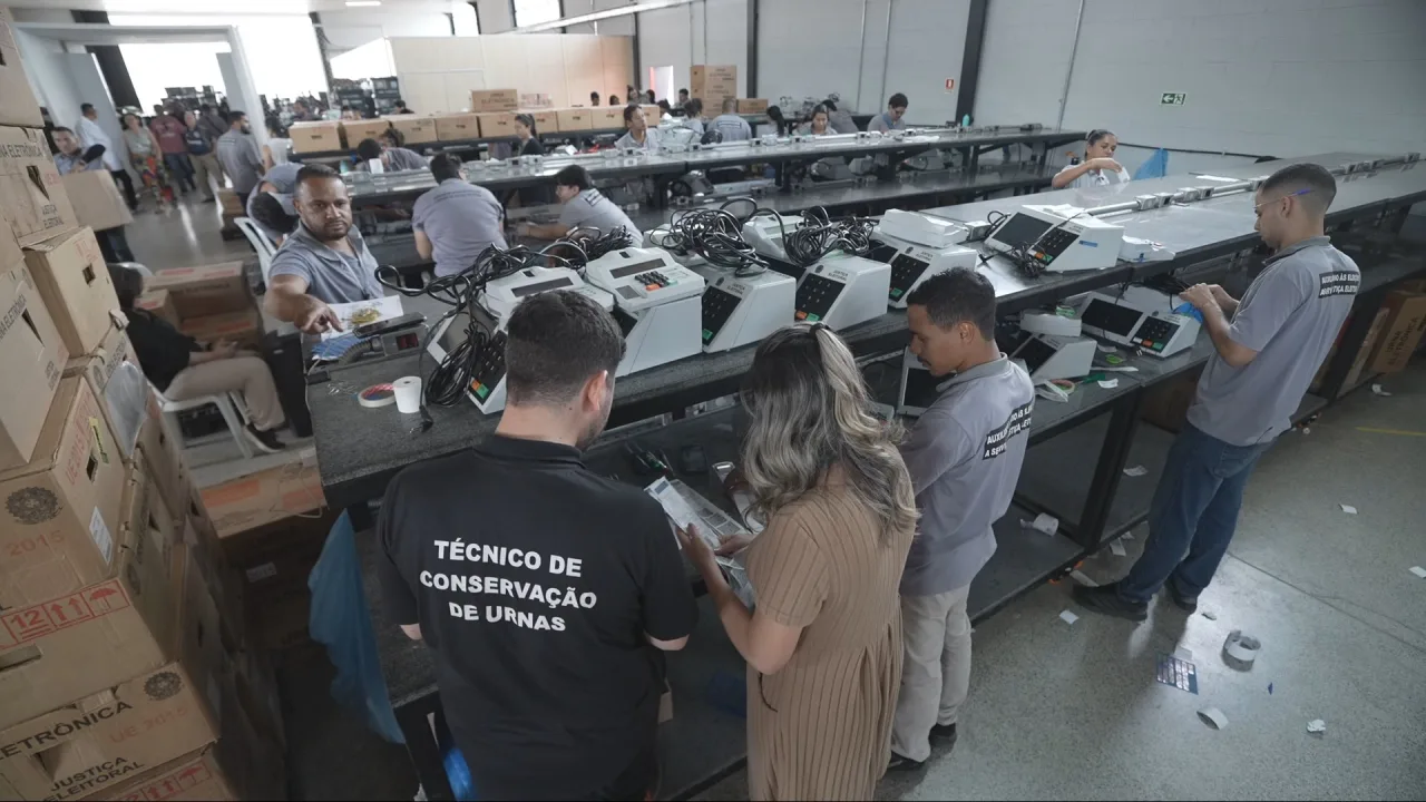 Quase 1 milhão de brasileiros que vivem no exterior foram às urnas; veja como foi o domingo de votação pelo mundo