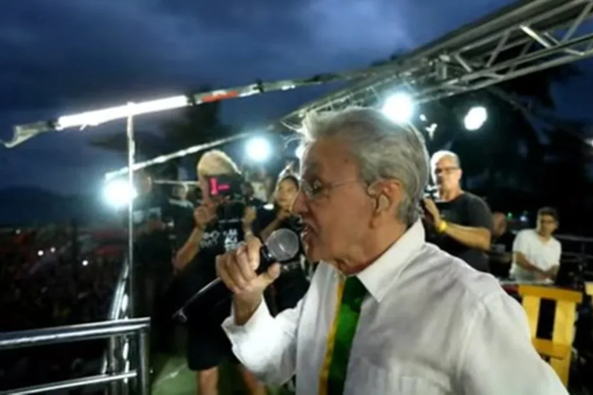 Artistas se reúnem em Copacabana para o "Ato Musical pela Democracia"