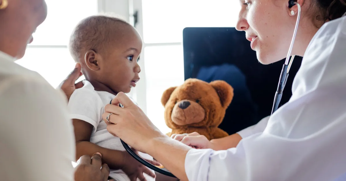 Por que a pediatria está sumindo? Os desafios que ninguém conta aos pais