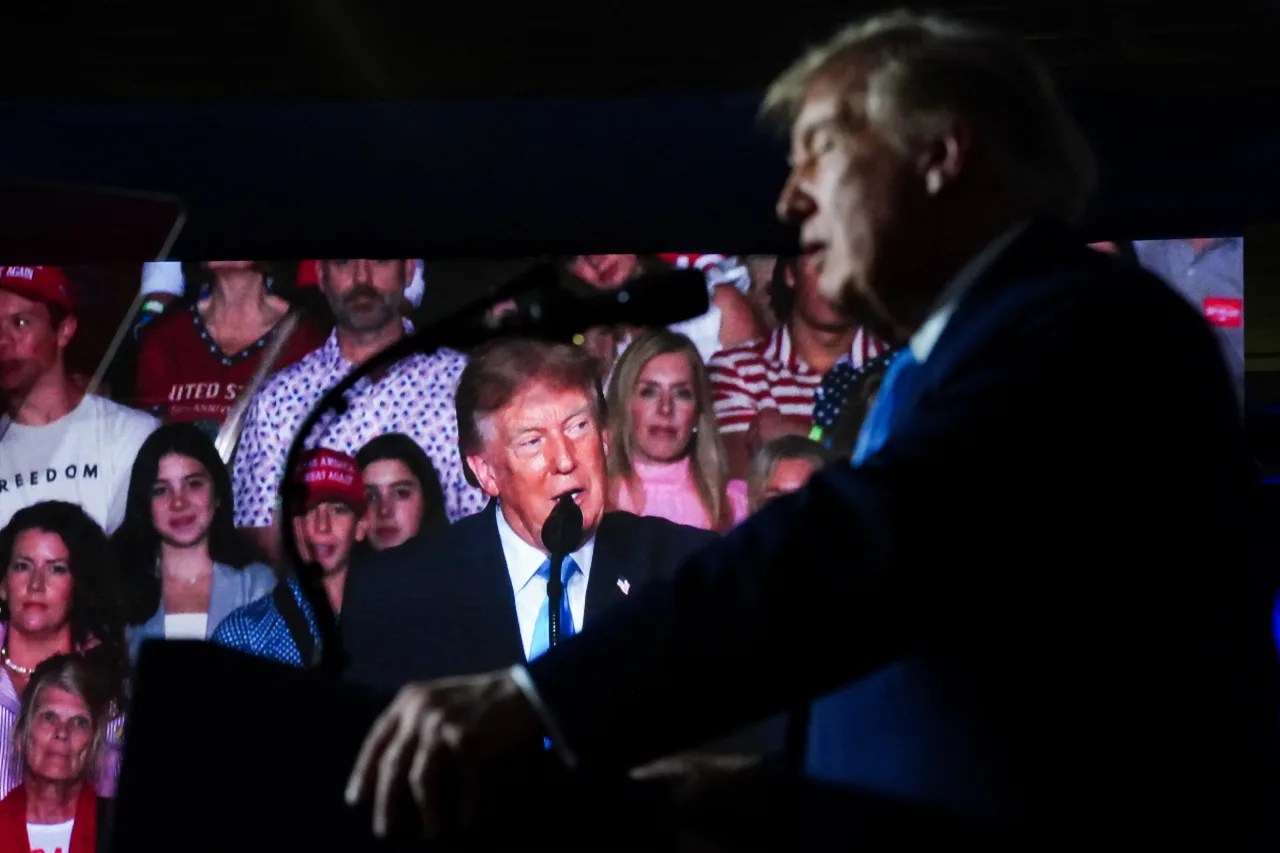Trump descarta novo ataque ao Irã no próximo mês e fala em 'discussões produtivas'