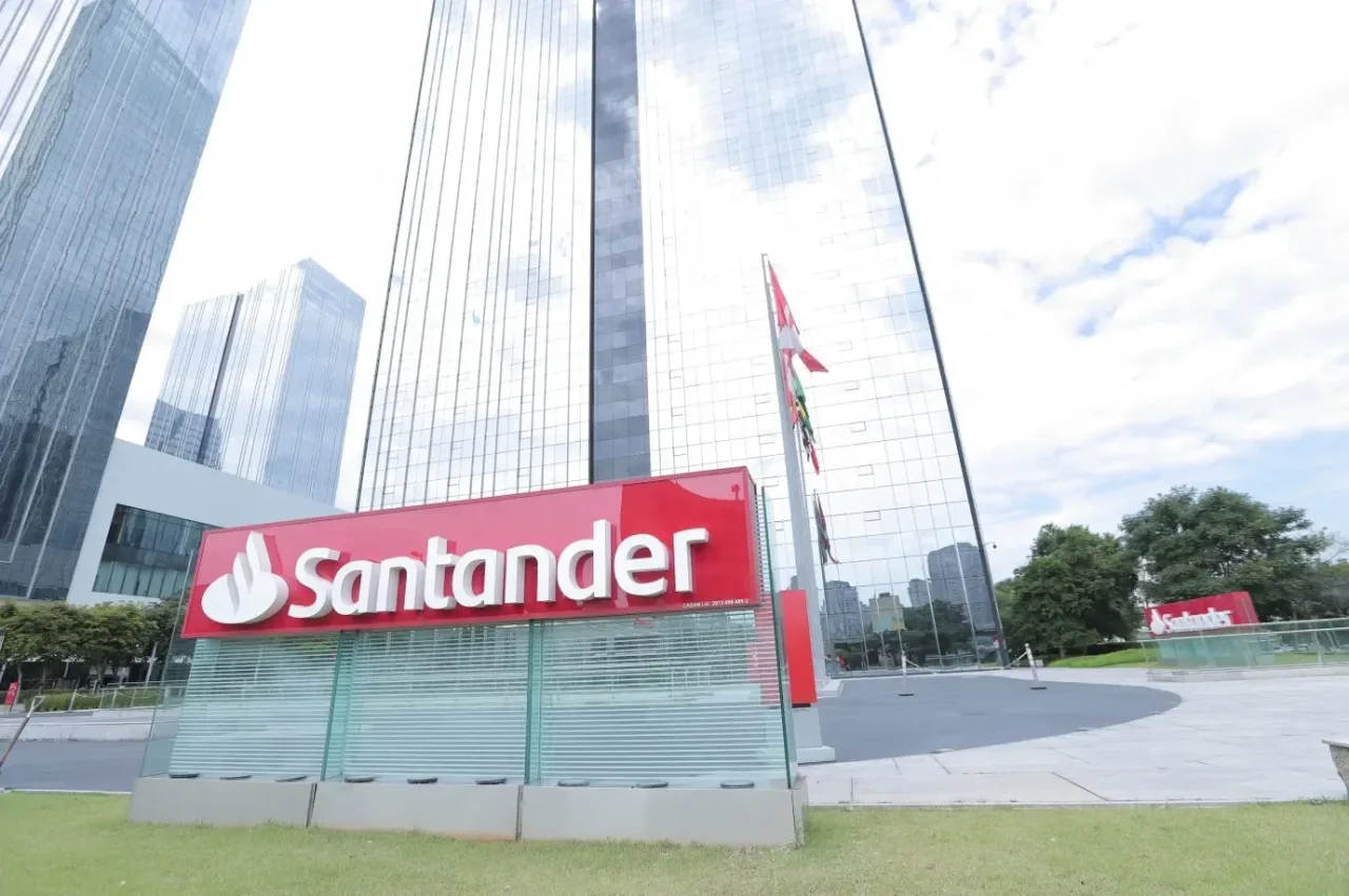 Santander segue exemplo de Itaú e Bradesco e sobe juros da casa própria: veja em quanto ficou