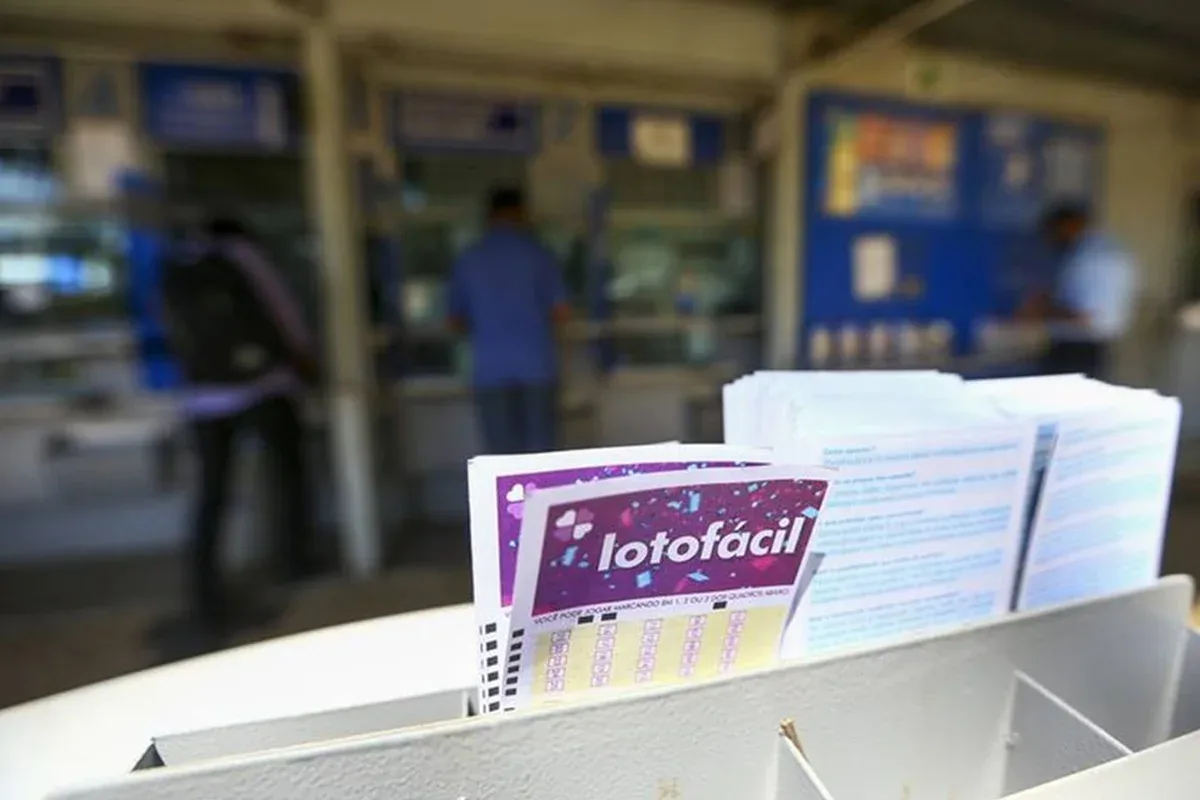 Confira o resultado da Lotofácil 3805, sorteada hoje (15/10)